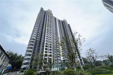 龙脉江南世家3室2厅1卫59万102m2中装出售